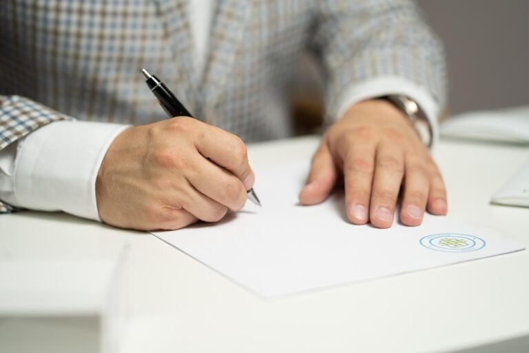 Les 5 pires mythes sur l’assurance auto-entrepreneur